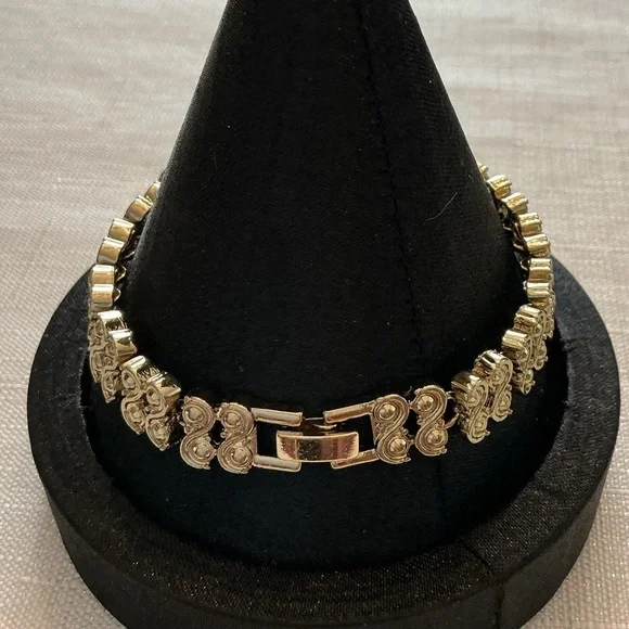 Kelly Fletcher Vintage Rhinestone Collar Necklace, Bracelet and Earrings Set
